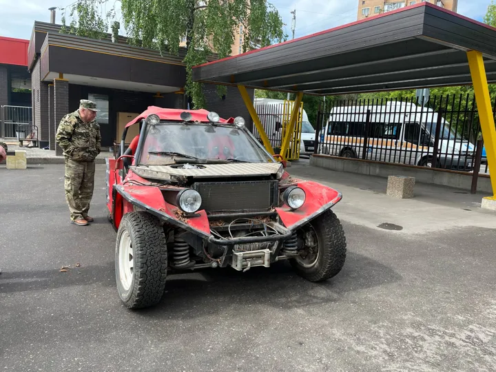 Внедорожная техника на площадке